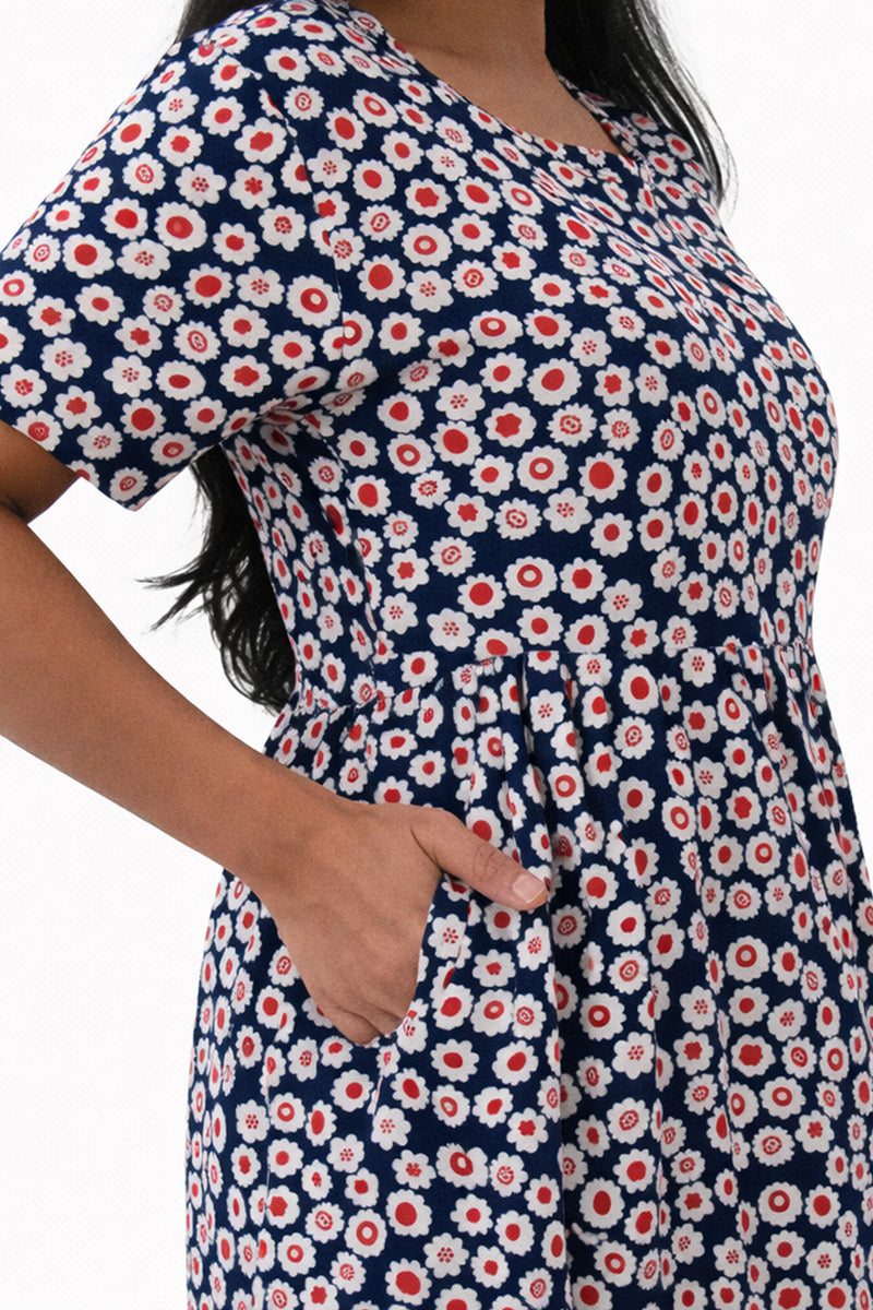 Retro Daisy Zipless Feeding Gown