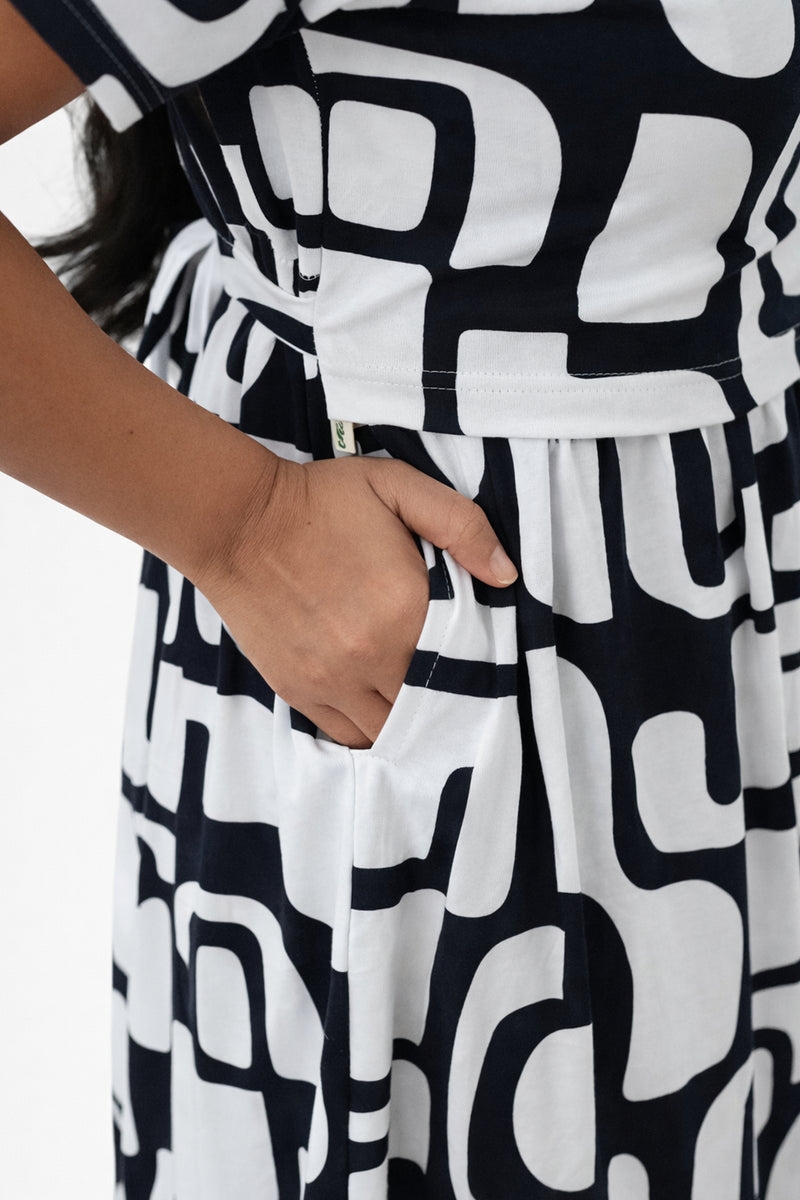 Graphic Flow Zipless Feeding Gown