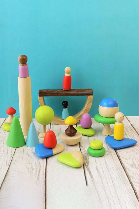 24 Pieces Play Set With Peg Dolls
